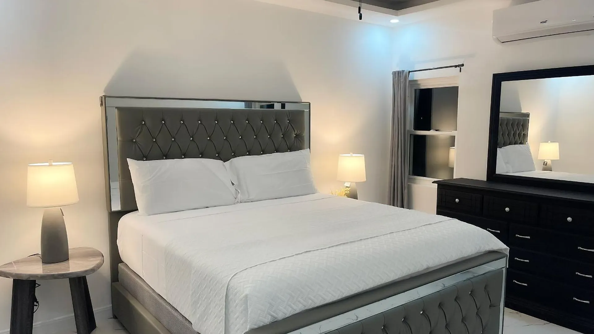 Apartamento Camrose By The Curve 2Bd 2Ba Kingston